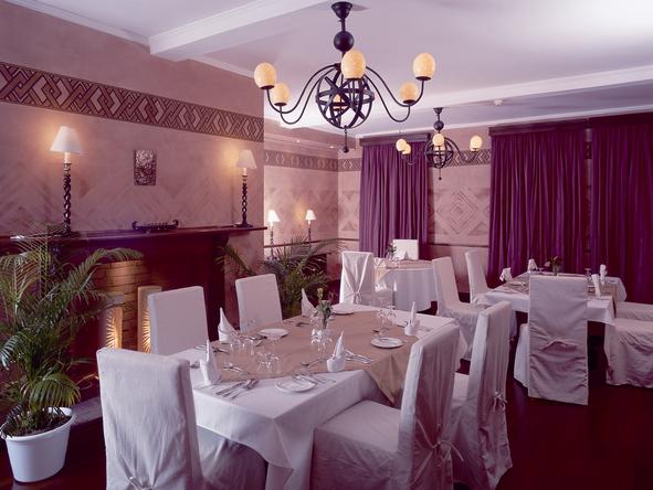 House of Waine - Dining 